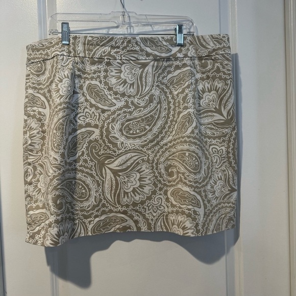 Croft & Barrow, tan paisley skort Skirt with shorts size 18 - Picture 5 of 14